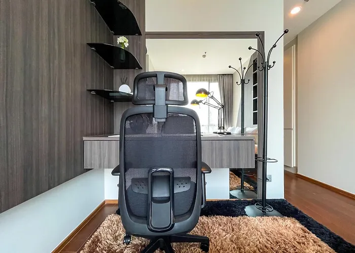 Near Bts L Large 55 Sqm L Pool And Gym *