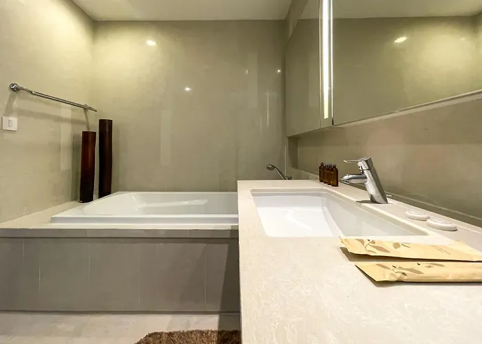Near Bts L Large 55 Sqm L Pool And Gym * バンコク都